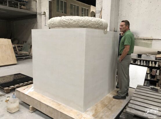 Куб с венком 1500х1500мм производство для Мемориального комплекса Барсуки